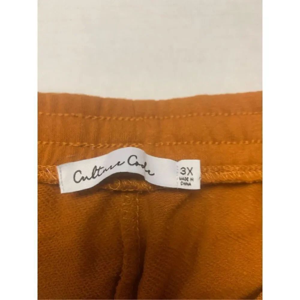 Plus Size Cargo Sweatpants - Picture 5 of 5